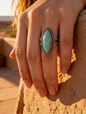 Turquoise Teardrop Silver Ring - Size 7